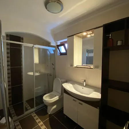 Villam Titan Hotel *